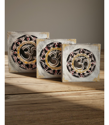 JUEGO DE TRES CAJAS CON SIMBOLO